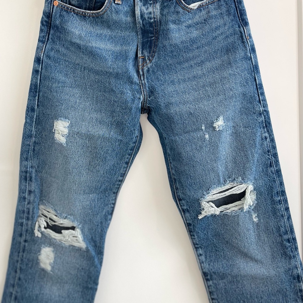 Levi’s Wedgie Distressed Blue Jeans Excellent Condition.